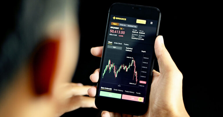 Parabolic SAR: How Crypto Traders Use It to Catch Trends