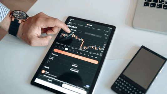 Top Crypto Presale: BlockchainFX & Lyno AI Hype Fades Away, BlockDAG Leads with BWT Alpine F1® Team Tie Up